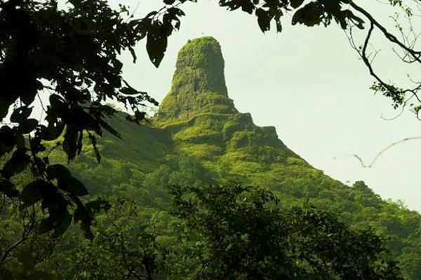 places to visit near mumbai during monsoon