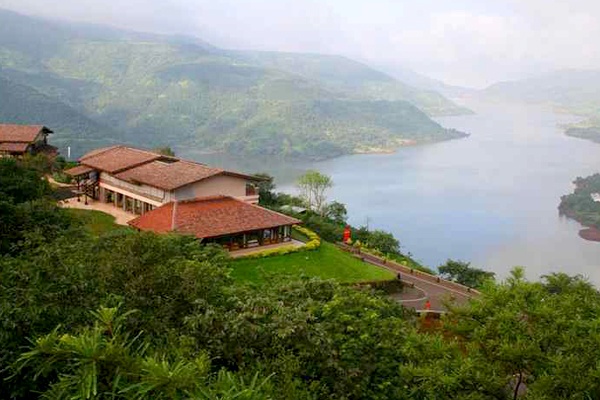 places to visit near mumbai during monsoon