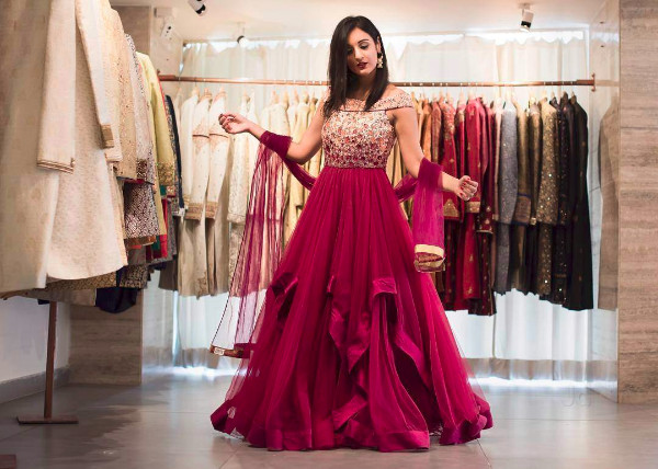 15 Best bridal lehenga shops in Mumbai, Santacruz to find your dream bridal  lehenga in Mumbai | Bridal Wear | Wedding Blog