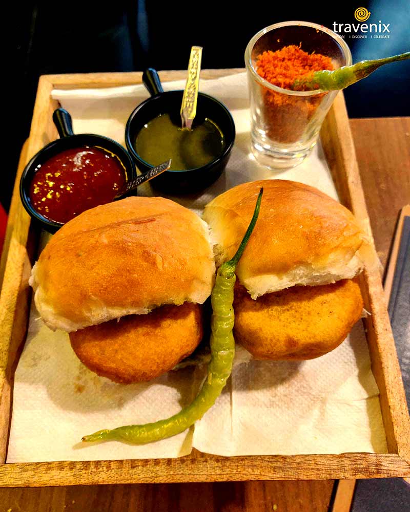 Mumbai classic vada pav