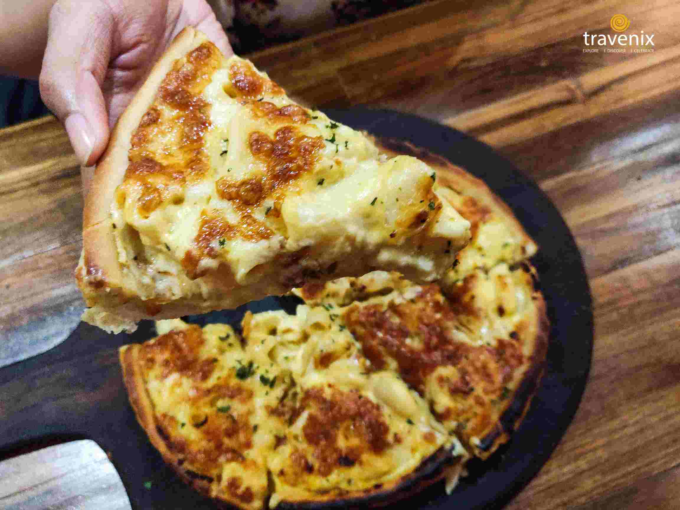 Mac and Cheese Pizza