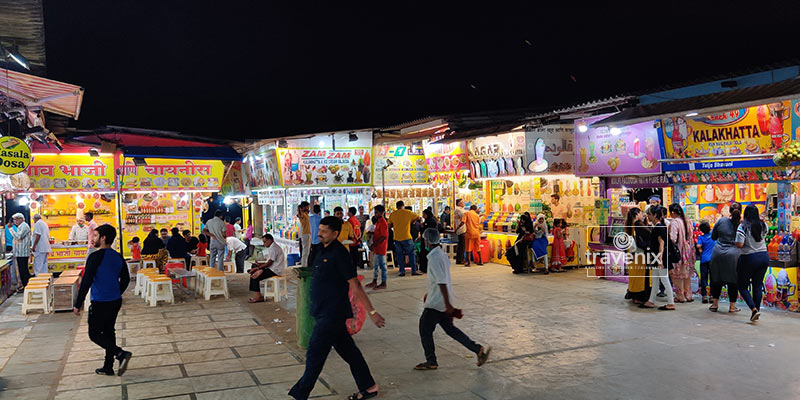Crowded stalls at Juhu Beach
