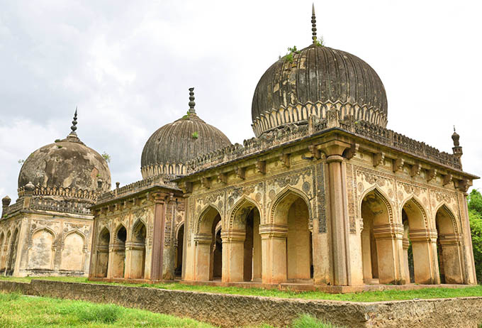 Qutub Shahi Tombs - CNN