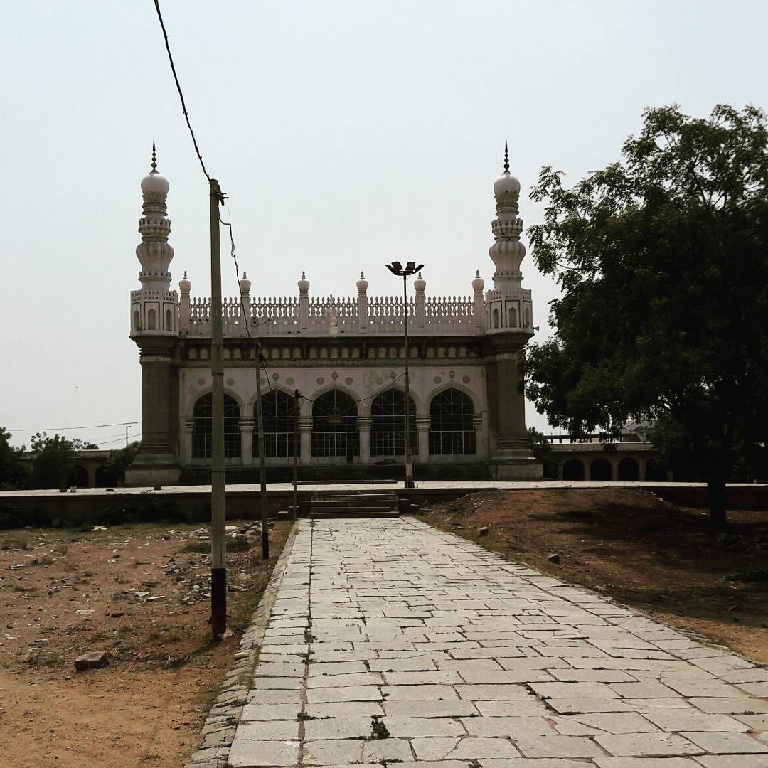 13 Popular Mosques Located in Hyderabad - Religious Places ...