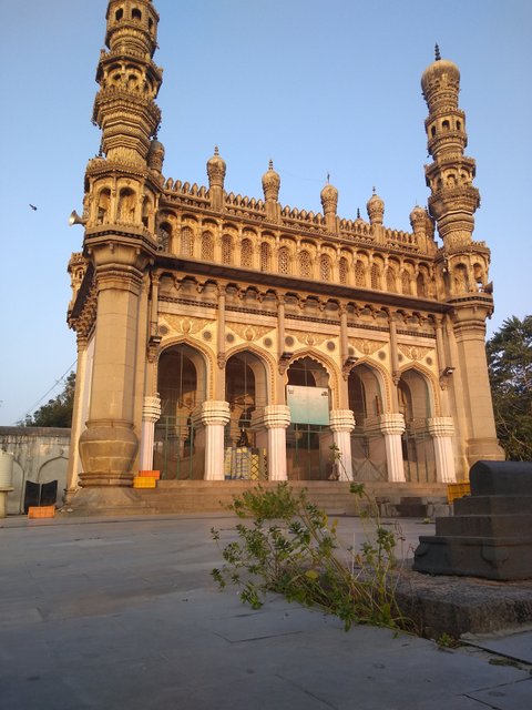 13 Popular Mosques Located in Hyderabad - Religious Places ...