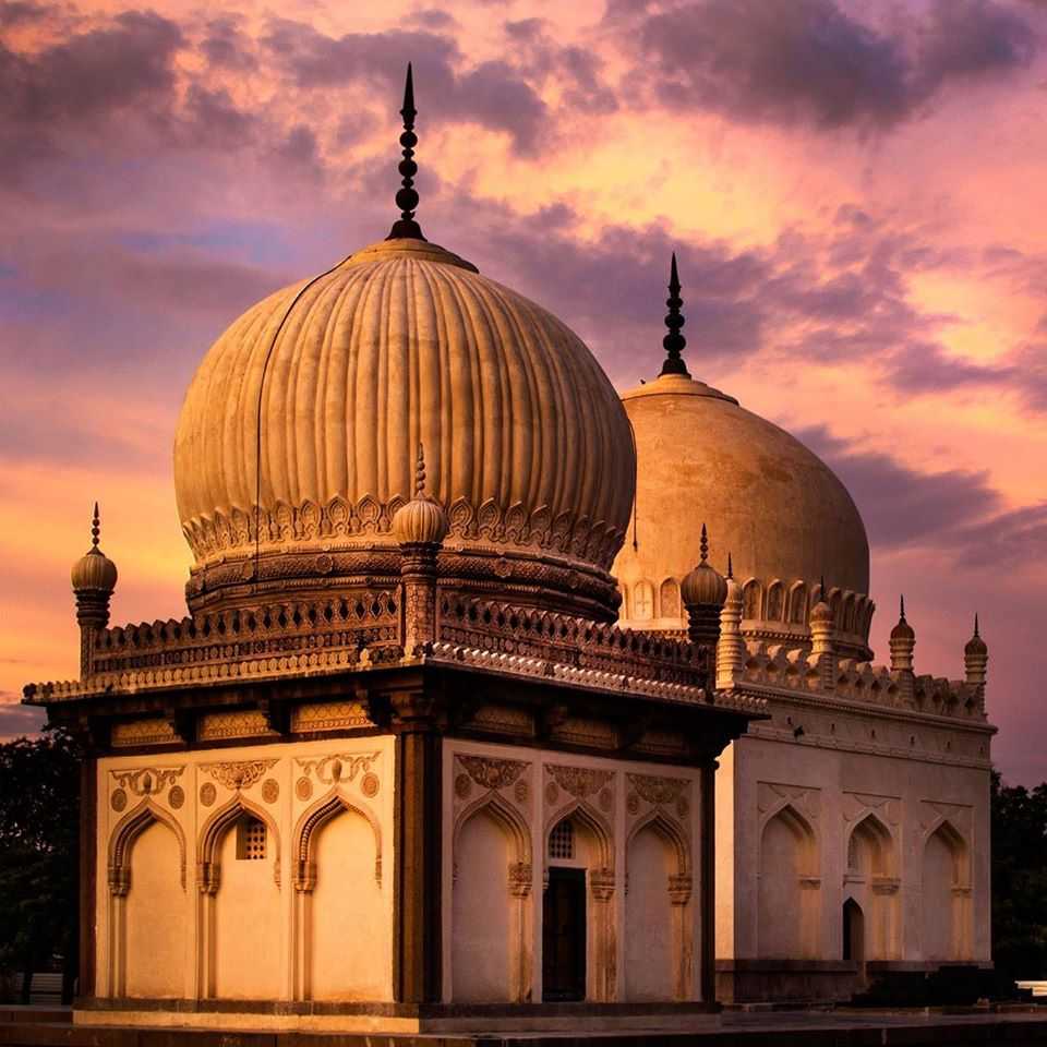 Qutub Shahi Tomb