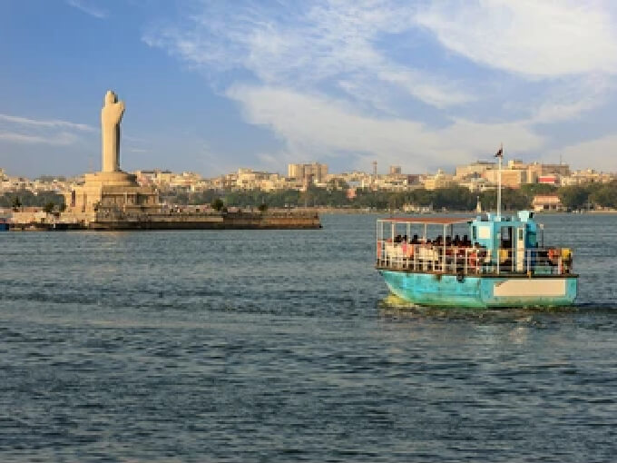 hussain sagar lake in Hyderabad